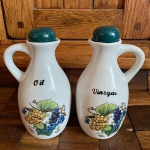 Vintage Oil And Vinegar Set With Lids Grapes Theme